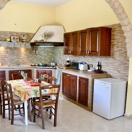 Villa Rosa - Ai Piedi Dell'Etna Brucoli Eksteriør billede